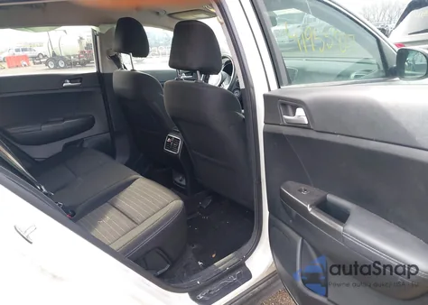 2018 Kia Sportage Lx z USA, uszkodzony, nr VIN KNDPM3AC8J7303520